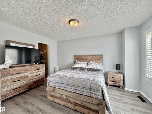 51 Galloway Wynd, Fort Saskatchewan, AB - Indoor Photo Showing Bedroom