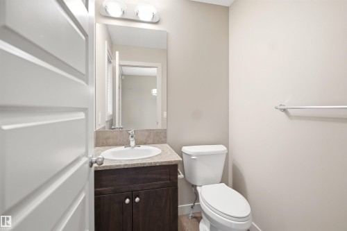 1780 Cunningham Wy, Edmonton, AB - Indoor Photo Showing Bathroom