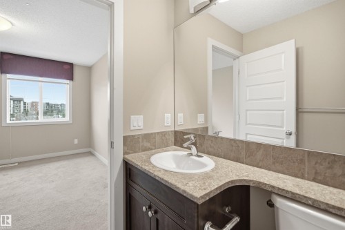 1780 Cunningham Wy, Edmonton, AB - Indoor Photo Showing Bathroom