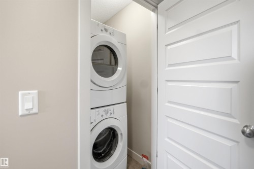 1780 Cunningham Wy, Edmonton, AB - Indoor Photo Showing Laundry Room