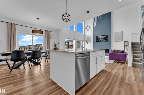 2128 190 Street, Edmonton, AB - Indoor Photo Showing Kitchen With Upgraded Kitchen