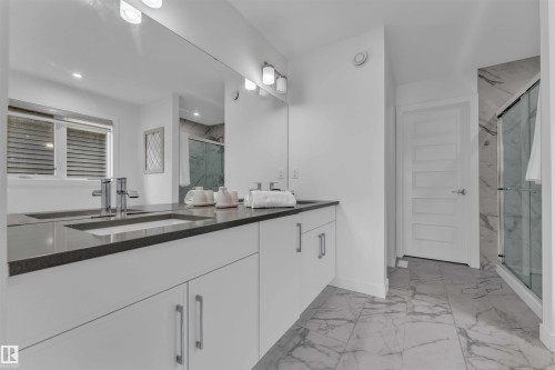 2128 190 Street, Edmonton, AB - Indoor Photo Showing Bathroom