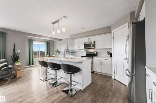 6517 57 Avenue, Beaumont, AB - Indoor Photo Showing Kitchen With Upgraded Kitchen