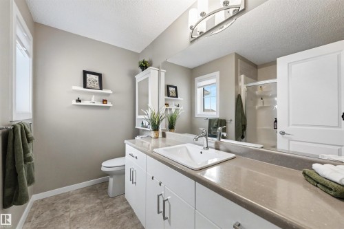 6517 57 Avenue, Beaumont, AB - Indoor Photo Showing Bathroom