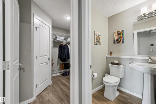 6517 57 Avenue, Beaumont, AB - Indoor Photo Showing Bathroom