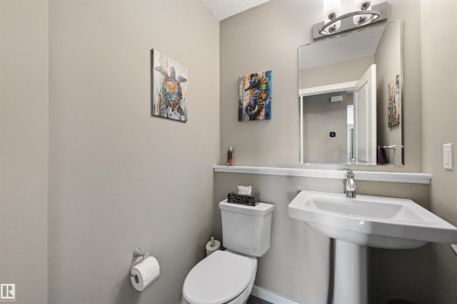 6517 57 Avenue, Beaumont, AB - Indoor Photo Showing Bathroom