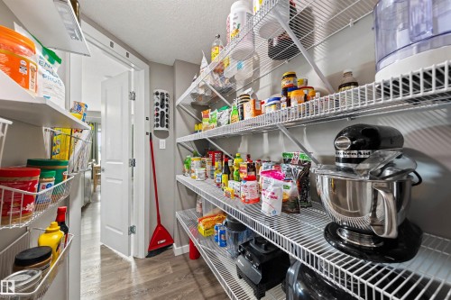 6517 57 Avenue, Beaumont, AB - Indoor With Storage
