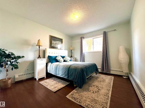 163 10520 120 Street, Edmonton, AB - Indoor Photo Showing Bedroom