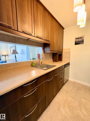 163 10520 120 Street, Edmonton, AB - Indoor Photo Showing Kitchen