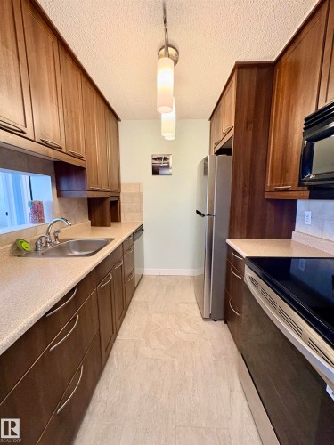 163 10520 120 Street, Edmonton, AB - Indoor Photo Showing Kitchen