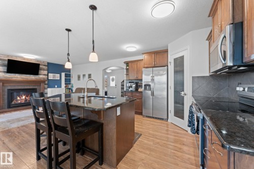 132 Selkirk Place, Leduc, AB - Indoor Photo Showing Kitchen With Stainless Steel Kitchen With Upgraded Kitchen