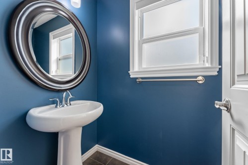 132 Selkirk Place, Leduc, AB - Indoor Photo Showing Bathroom