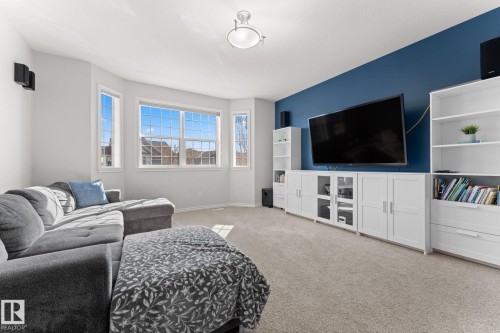 132 Selkirk Place, Leduc, AB - Indoor Photo Showing Living Room
