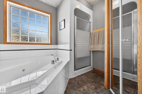 4217 55 Avenue, Lamont, AB - Indoor Photo Showing Bathroom