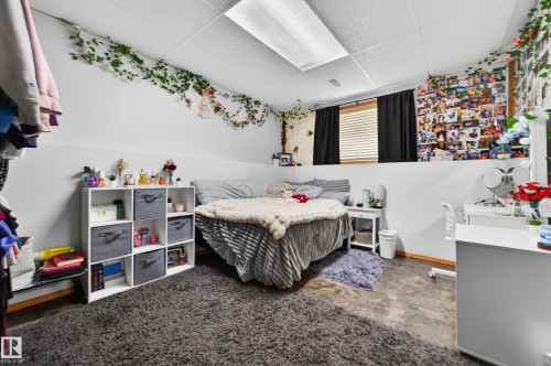 4217 55 Avenue, Lamont, AB - Indoor Photo Showing Bedroom