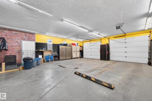 4217 55 Avenue, Lamont, AB - Indoor Photo Showing Garage