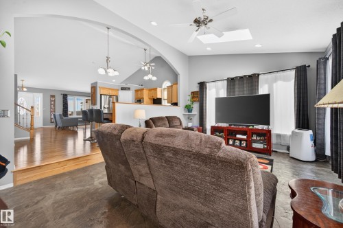 4217 55 Avenue, Lamont, AB - Indoor
