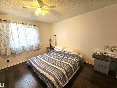 28 3645 145 Avenue, Edmonton, AB - Indoor Photo Showing Bedroom