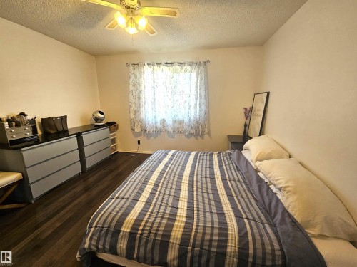 28 3645 145 Avenue, Edmonton, AB - Indoor Photo Showing Bedroom