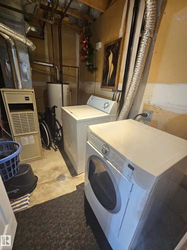 28 3645 145 Avenue, Edmonton, AB - Indoor Photo Showing Laundry Room