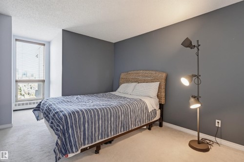 1001 10149 Saskatchewan Drive, Edmonton, AB - Indoor Photo Showing Bedroom
