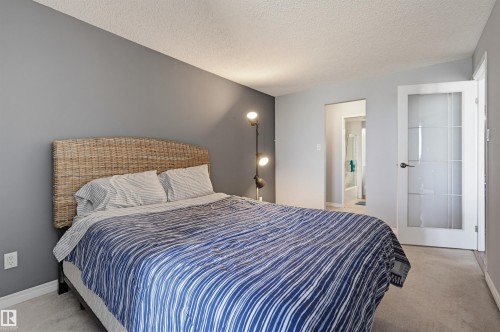 1001 10149 Saskatchewan Drive, Edmonton, AB - Indoor Photo Showing Bedroom