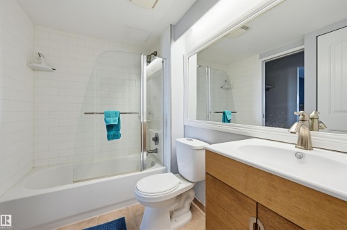 1001 10149 Saskatchewan Drive, Edmonton, AB - Indoor Photo Showing Bathroom