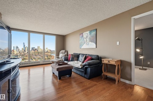 1001 10149 Saskatchewan Drive, Edmonton, AB - Indoor Photo Showing Living Room