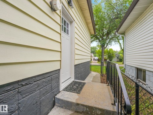 11908 52 Street, Edmonton, AB - Outdoor With Exterior