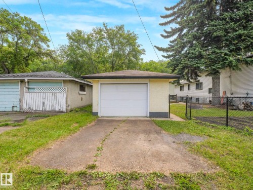 11908 52 Street, Edmonton, AB - Outdoor