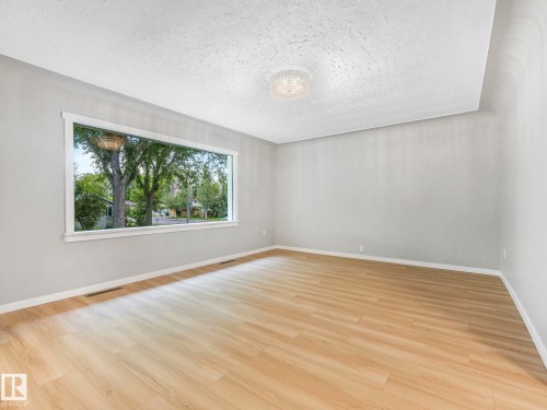 11908 52 Street, Edmonton, AB - Indoor Photo Showing Other Room