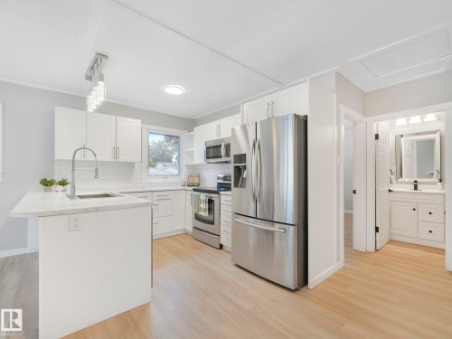 11908 52 Street, Edmonton, AB - Indoor Photo Showing Kitchen With Stainless Steel Kitchen