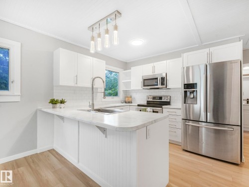 11908 52 Street, Edmonton, AB - Indoor Photo Showing Kitchen With Stainless Steel Kitchen With Upgraded Kitchen
