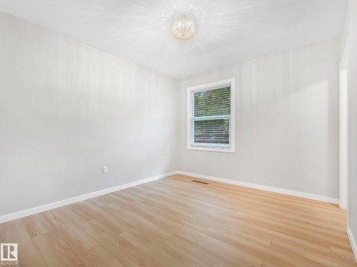 11908 52 Street, Edmonton, AB - Indoor Photo Showing Other Room