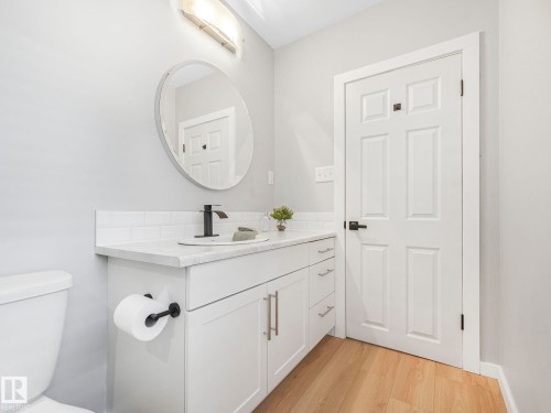 11908 52 Street, Edmonton, AB - Indoor Photo Showing Bathroom