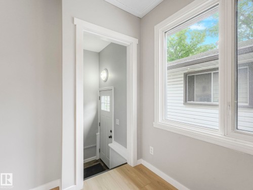 11908 52 Street, Edmonton, AB - Indoor Photo Showing Other Room
