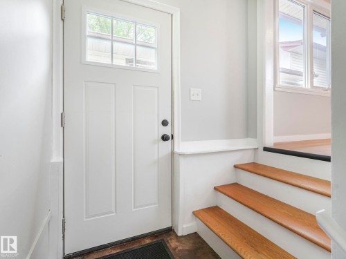 11908 52 Street, Edmonton, AB - Indoor Photo Showing Other Room