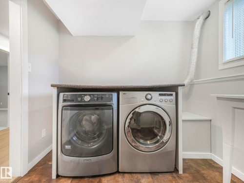 11908 52 Street, Edmonton, AB - Indoor Photo Showing Laundry Room