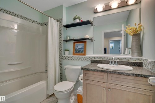 3911 Gallinger Loop, Edmonton, AB - Indoor Photo Showing Bathroom