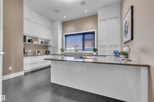 4727 Woolsey Common, Edmonton, AB - Indoor Photo Showing Kitchen With Upgraded Kitchen