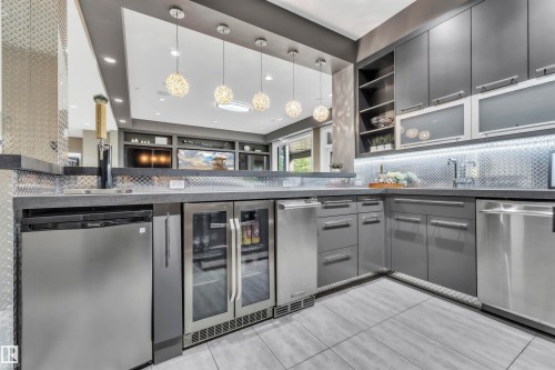 4727 Woolsey Common, Edmonton, AB - Indoor Photo Showing Kitchen With Upgraded Kitchen