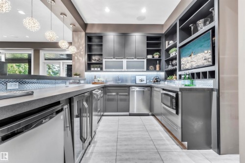 4727 Woolsey Common, Edmonton, AB - Indoor Photo Showing Kitchen With Upgraded Kitchen