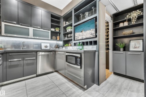 4727 Woolsey Common, Edmonton, AB - Indoor Photo Showing Kitchen