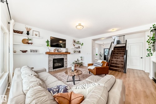 1 Governor Place, Spruce Grove, AB - Indoor Photo Showing Living Room With Fireplace