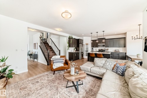 1 Governor Place, Spruce Grove, AB - Indoor Photo Showing Living Room