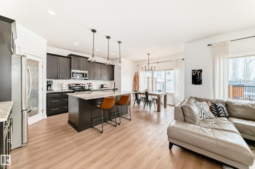 1 Governor Place, Spruce Grove, AB - Indoor