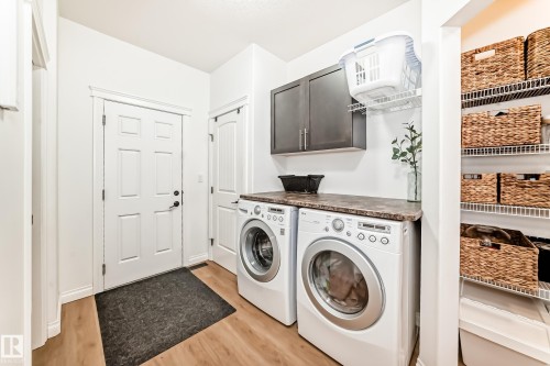 1 Governor Place, Spruce Grove, AB - Indoor Photo Showing Laundry Room
