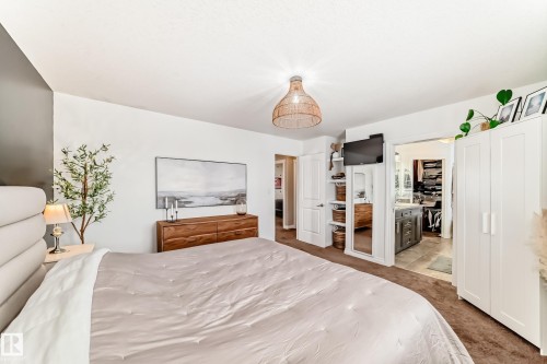 1 Governor Place, Spruce Grove, AB - Indoor Photo Showing Bedroom