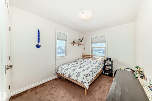 1 Governor Place, Spruce Grove, AB - Indoor Photo Showing Bedroom