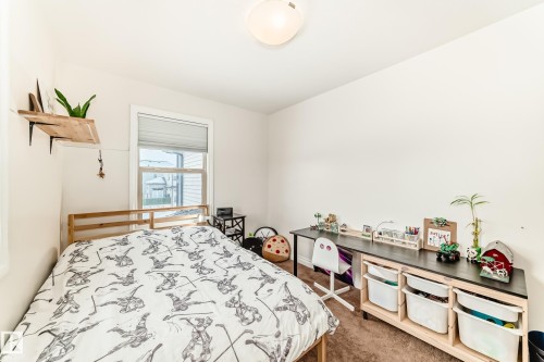 1 Governor Place, Spruce Grove, AB - Indoor Photo Showing Bedroom